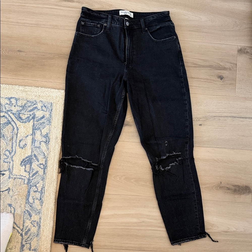 Abercrombie & Fitch Black Cropped Distressed Jeans